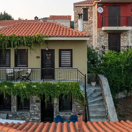Oreiades Guesthouse 4*
