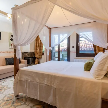 Oreiades Guesthouse 4*