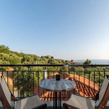 Oreiades Guesthouse 4*