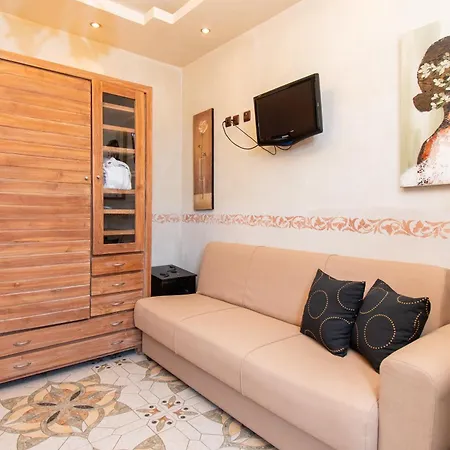 Oreiades Guesthouse Guest house 4*