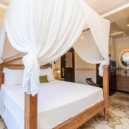 Гостевой дом Oreiades Guesthouse 4*